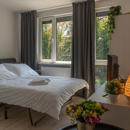 Batorego 18: White Oasis near Metro and National Park Warsaw Exterior photo